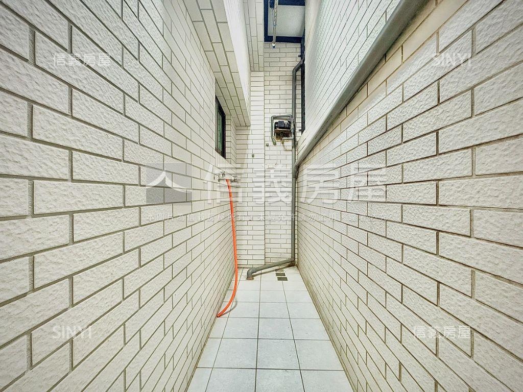 南科｜邊間質感雙車別墅房屋室內格局與周邊環境