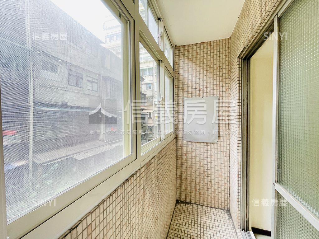 雙併電梯採光美三房房屋室內格局與周邊環境