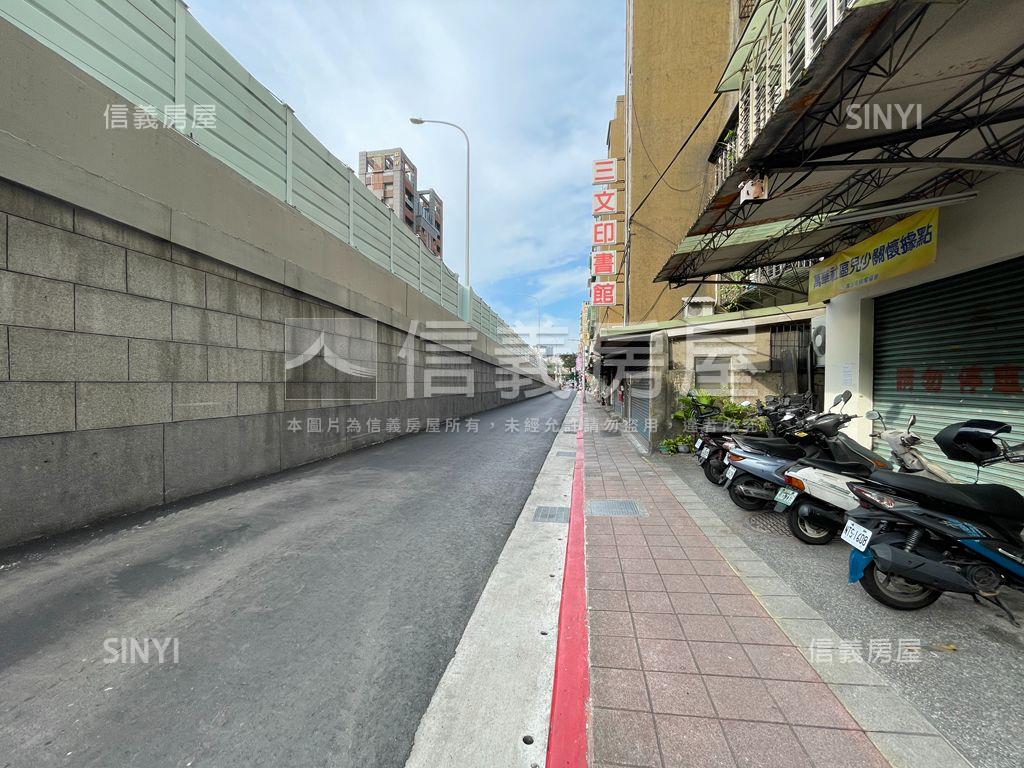 雙併電梯採光美三房房屋室內格局與周邊環境