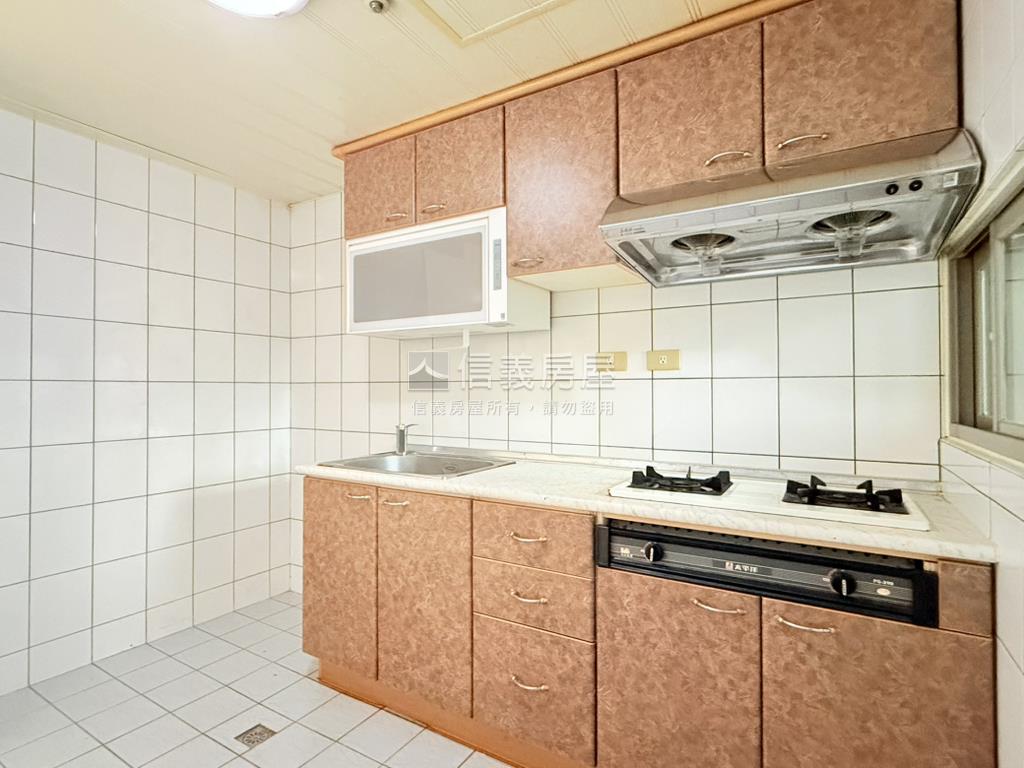 風華絕代高樓美景三房車房屋室內格局與周邊環境