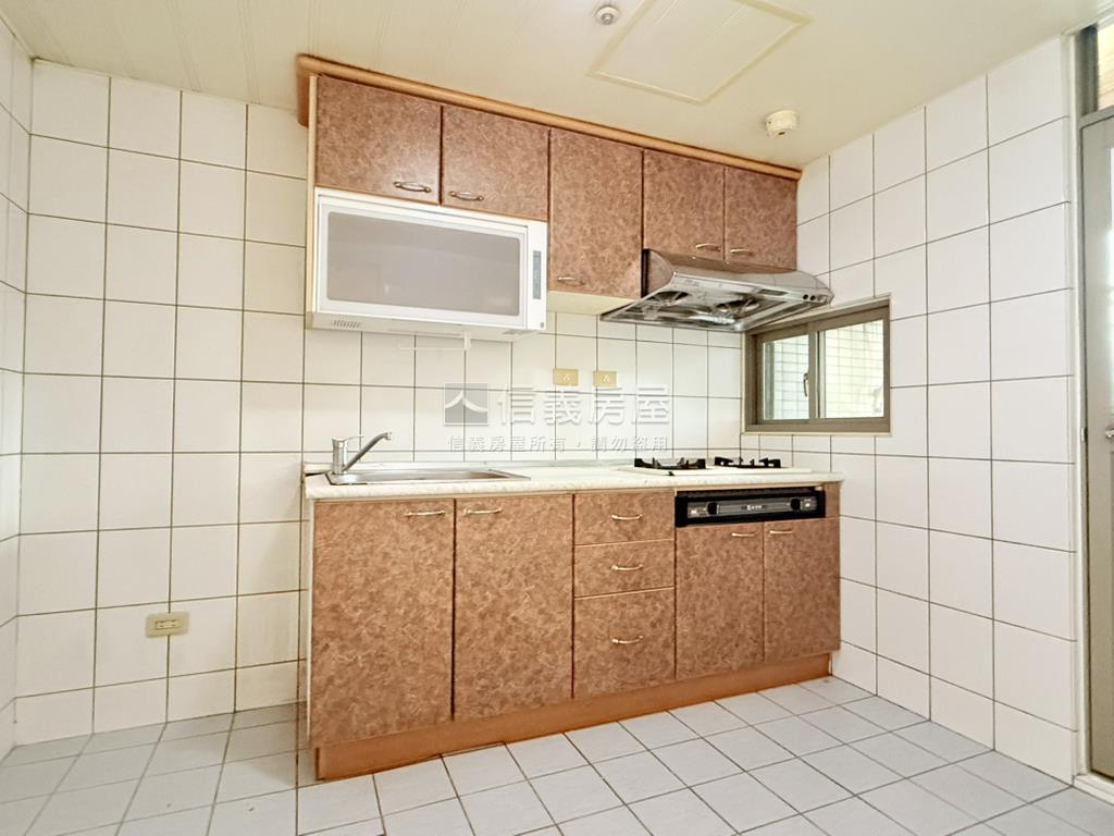 風華絕代高樓美景三房車房屋室內格局與周邊環境