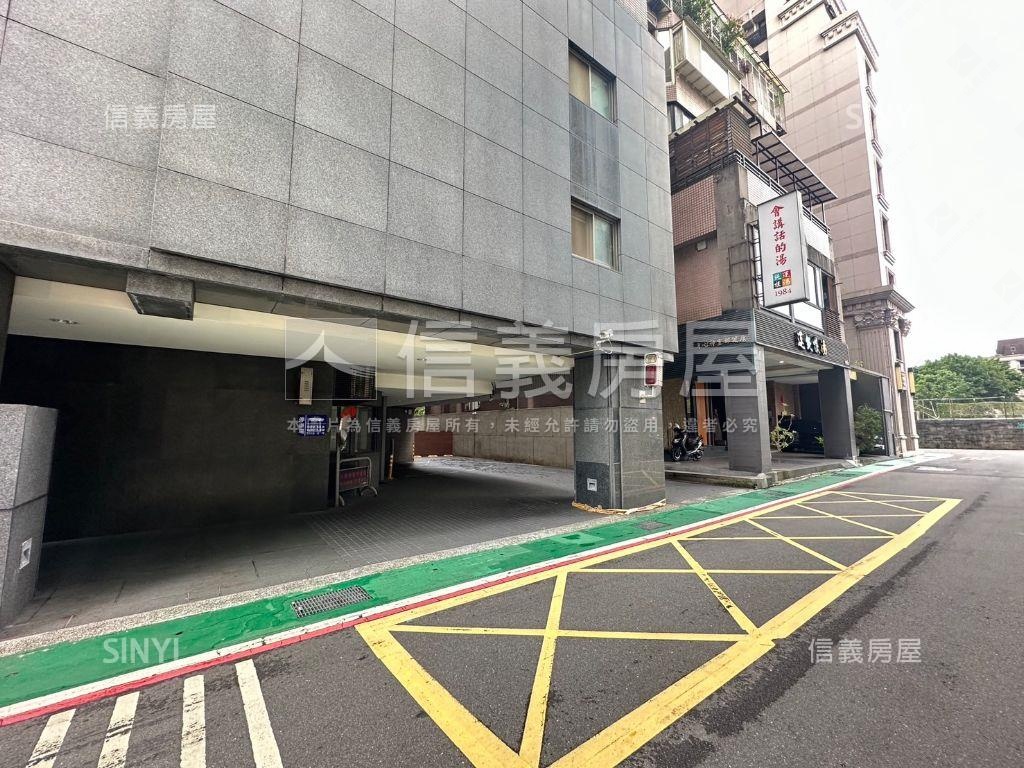 大安捷運信義翡麗車位房屋室內格局與周邊環境