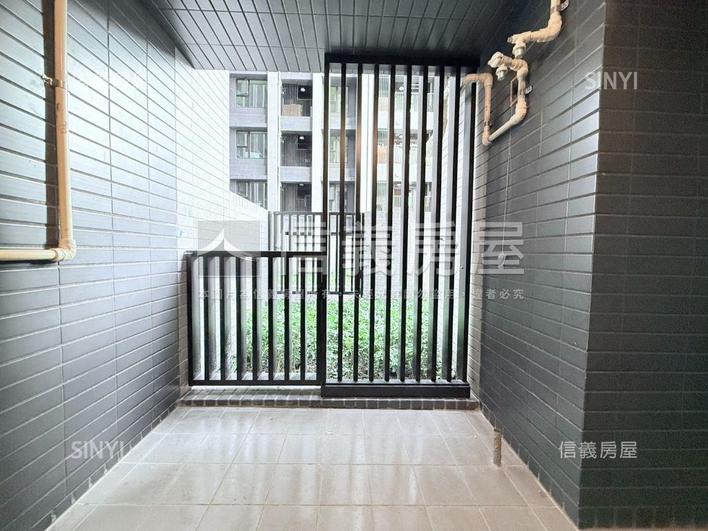 景安文匯露臺三房車位房屋室內格局與周邊環境