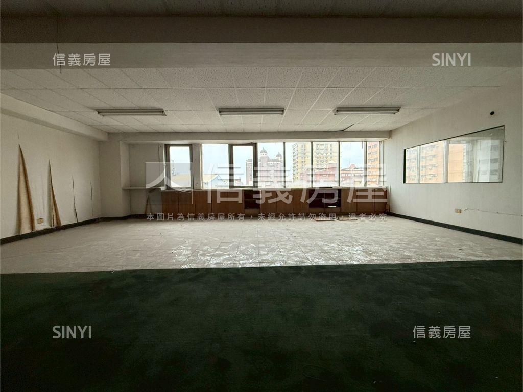 世界企業大樓ＡＢ房屋室內格局與周邊環境