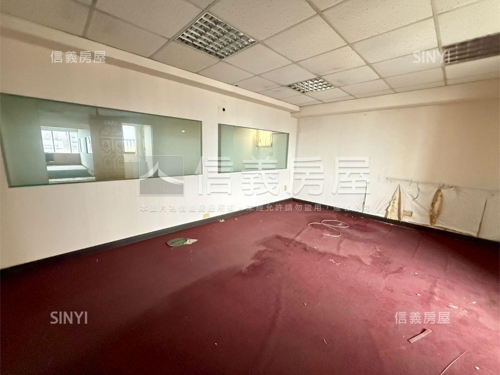 世界企業大樓ＡＢ房屋室內格局與周邊環境