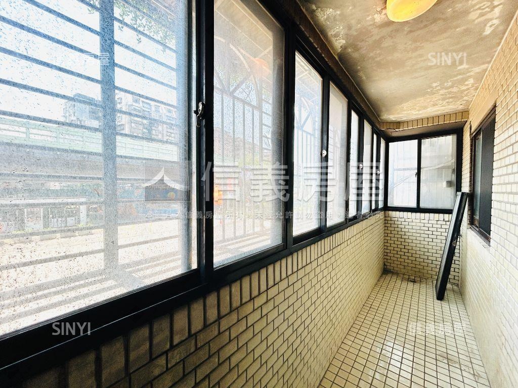 國泰建設如意電梯華廈房屋室內格局與周邊環境