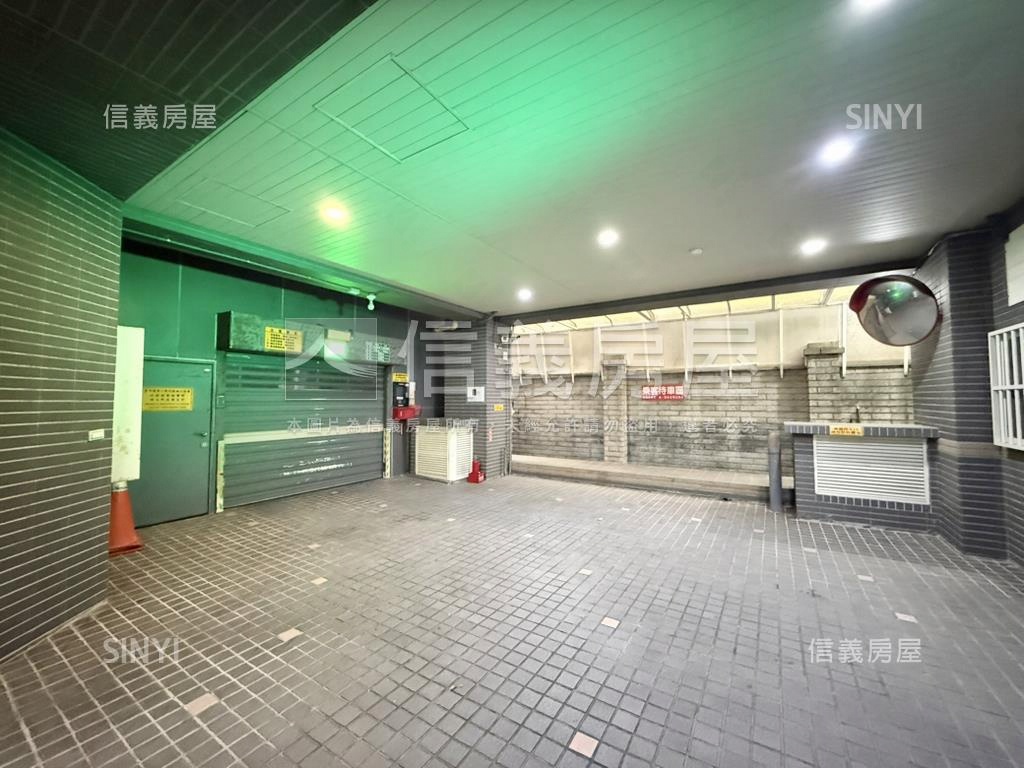 廈之堡中正小資車位房屋室內格局與周邊環境
