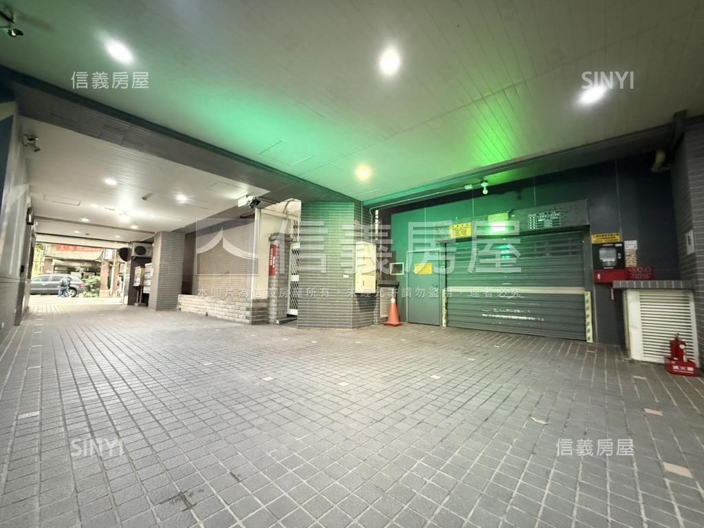 廈之堡中正小資車位房屋室內格局與周邊環境