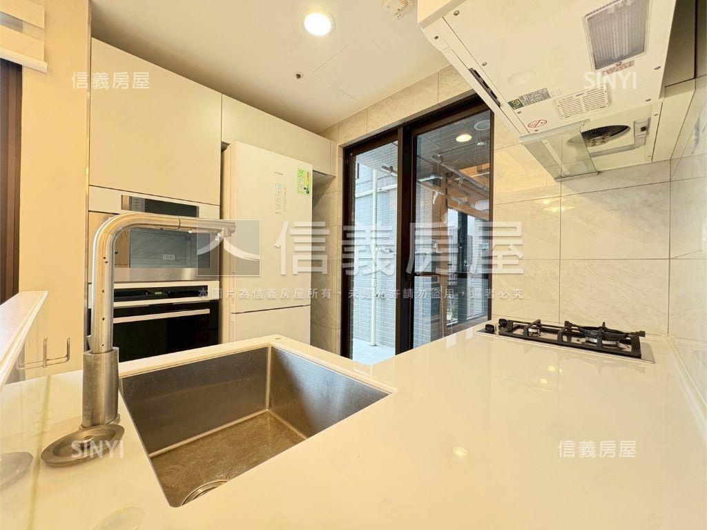 高樓景觀鄉林恆美２房車位房屋室內格局與周邊環境