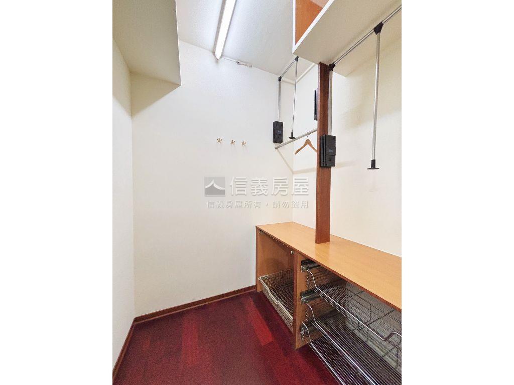 Ａ８特利屋景觀二房車位房屋室內格局與周邊環境