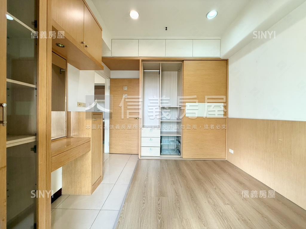 光曜雅居兩房車位房屋室內格局與周邊環境