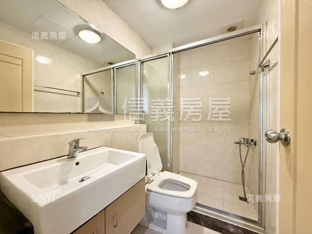 光曜雅居兩房車位房屋室內格局與周邊環境