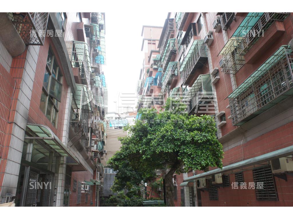 仁愛我家三房車位房屋室內格局與周邊環境