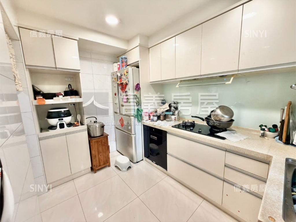 仁愛我家三房車位房屋室內格局與周邊環境