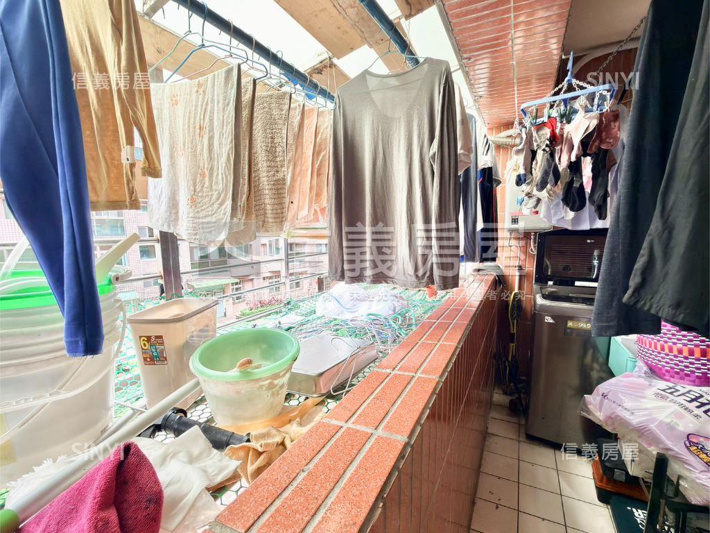 仁愛我家三房車位房屋室內格局與周邊環境