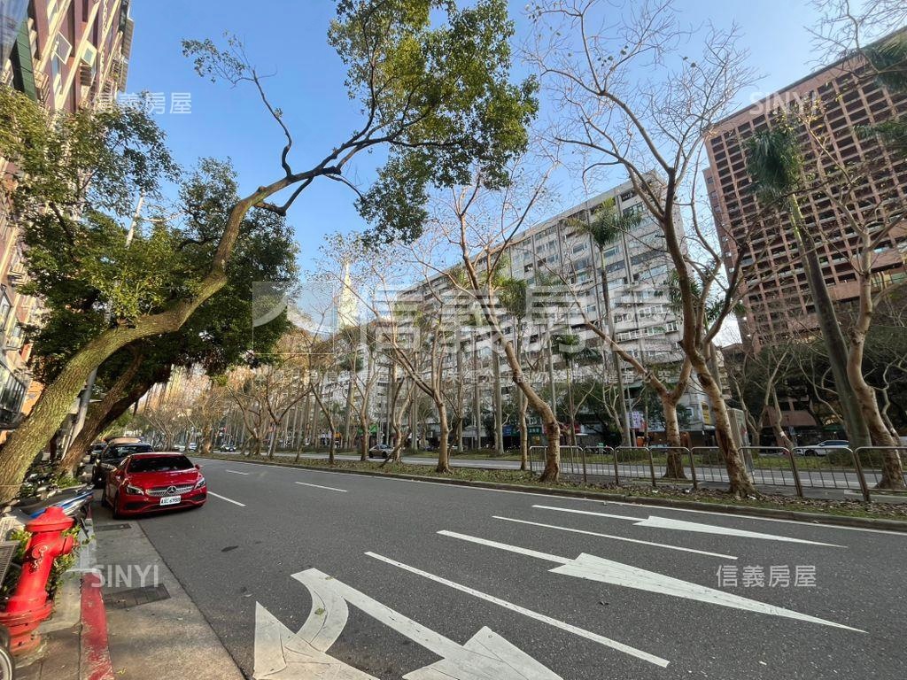 三面採光稀有華廈房屋室內格局與周邊環境