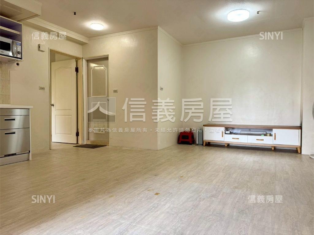 地中海現代簡約風美宅房屋室內格局與周邊環境