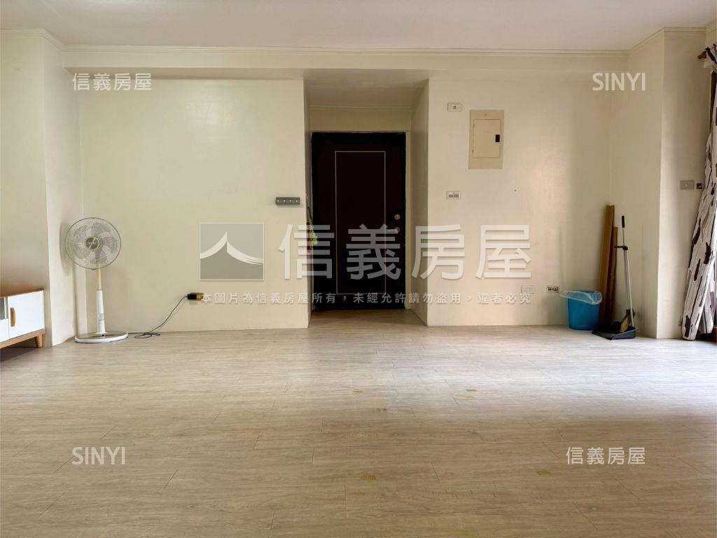 地中海現代簡約風美宅房屋室內格局與周邊環境