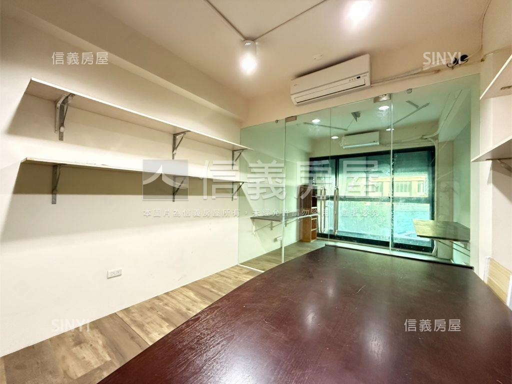 自強南路臨路透天店面房屋室內格局與周邊環境