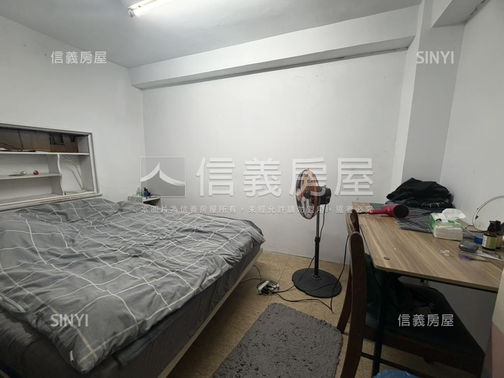 民生路燙金店面房屋室內格局與周邊環境