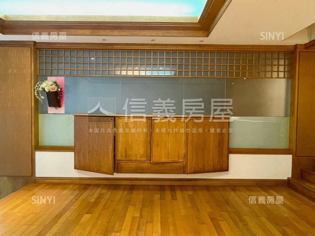 專任－奇岩樓中樓附車位房屋室內格局與周邊環境