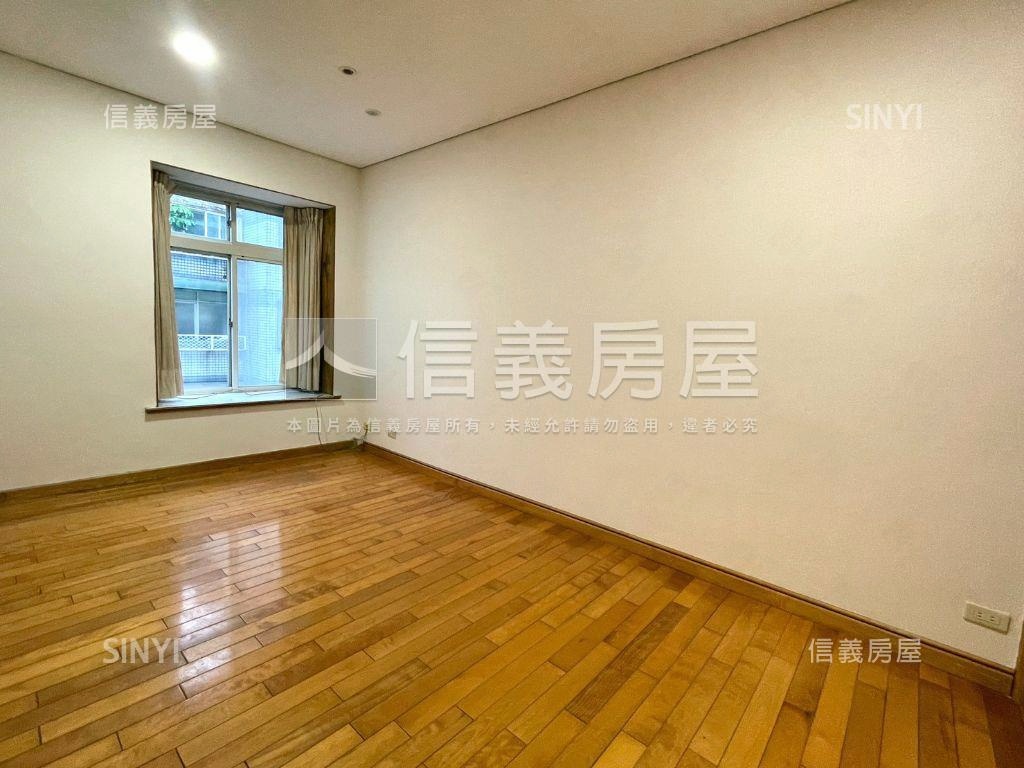 專任－奇岩樓中樓附車位房屋室內格局與周邊環境