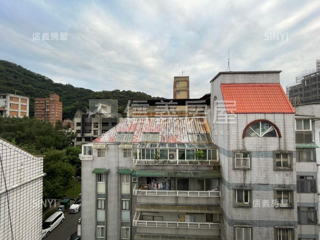 專任－奇岩樓中樓附車位房屋室內格局與周邊環境