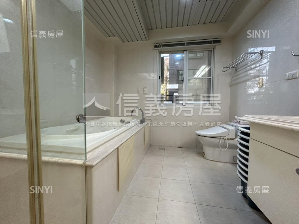 百立帝堡亞灣豪邸房屋室內格局與周邊環境