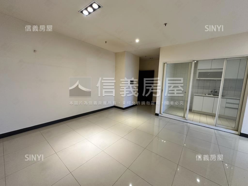 崇德隆盛三房附車位房屋室內格局與周邊環境