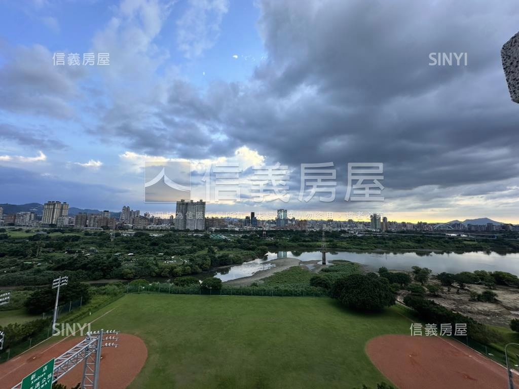 崇德隆盛三房附車位房屋室內格局與周邊環境