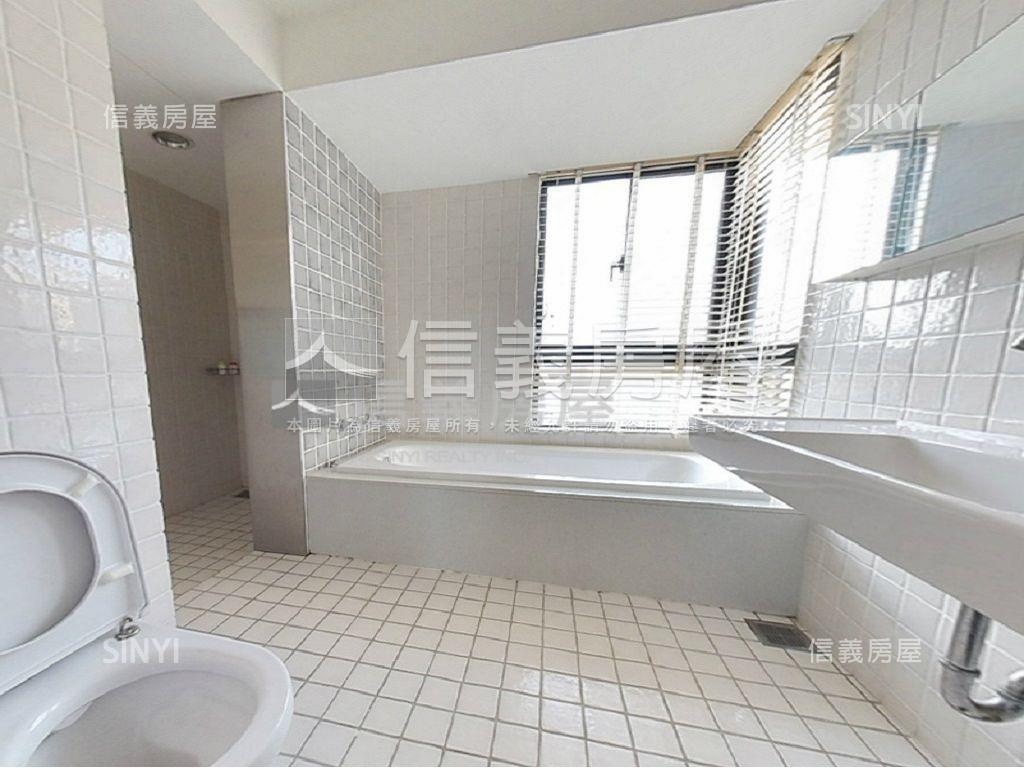 峰藝視野美三房雙平車房屋室內格局與周邊環境