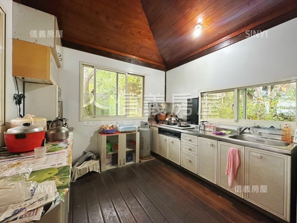 南庄土地附小木屋房屋室內格局與周邊環境