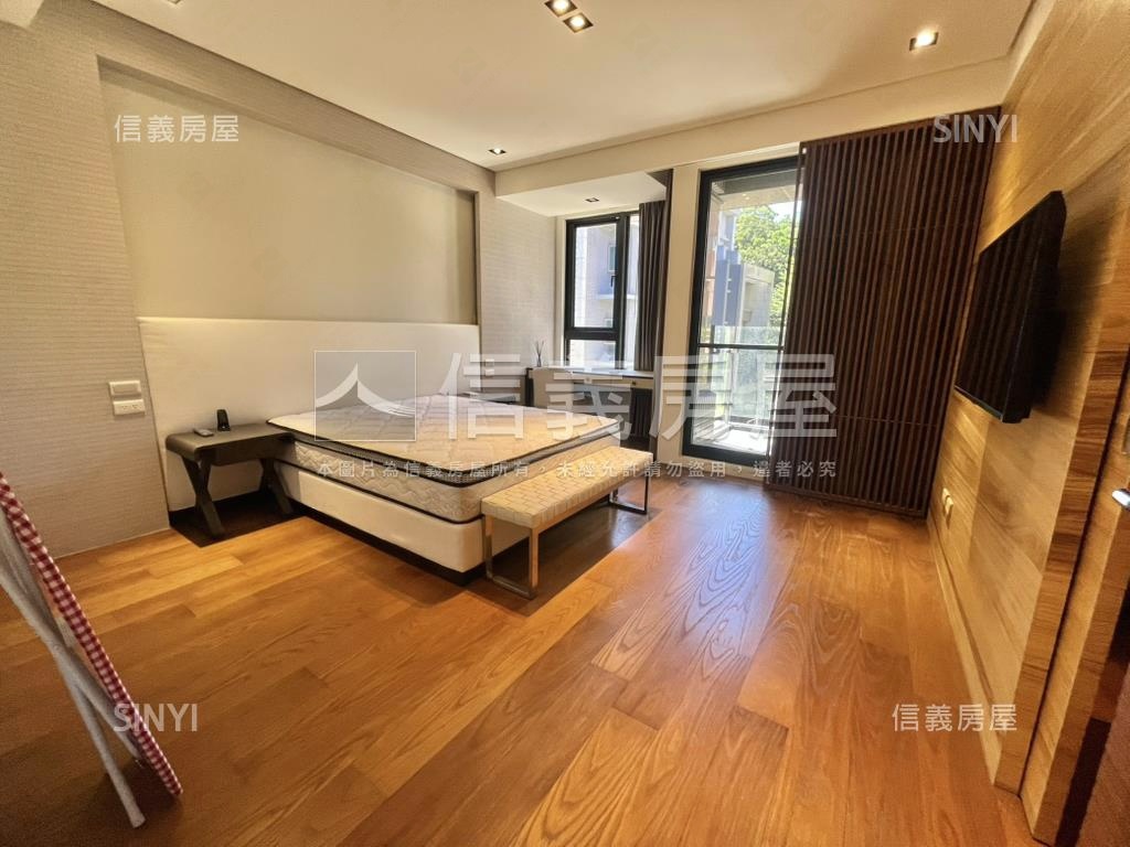 樹下墅上邊間綠意盎然房屋室內格局與周邊環境