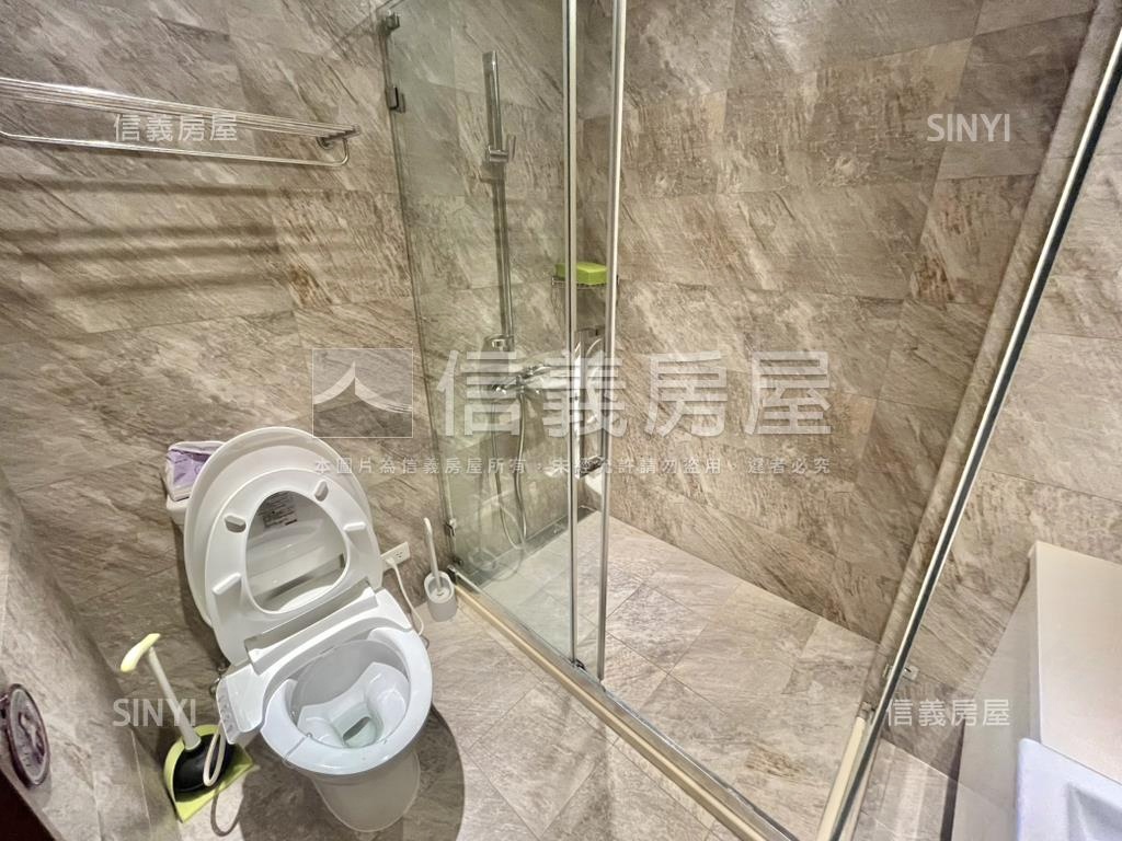 樹下墅上邊間綠意盎然房屋室內格局與周邊環境