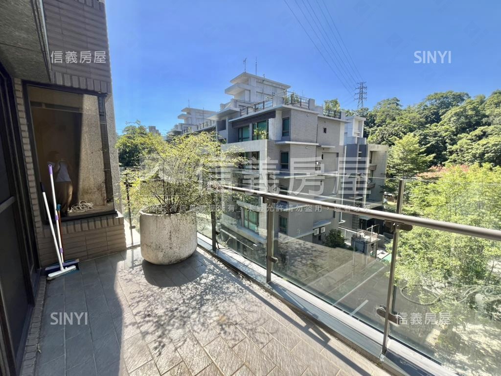 樹下墅上邊間綠意盎然房屋室內格局與周邊環境