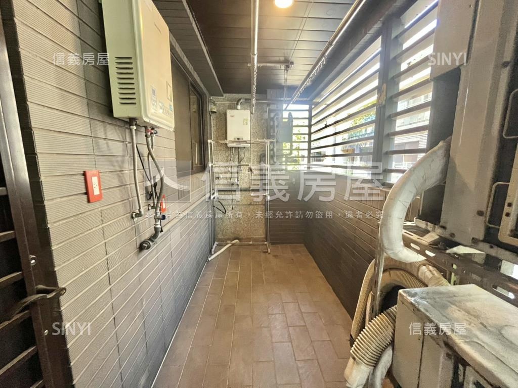 樹下墅上邊間綠意盎然房屋室內格局與周邊環境