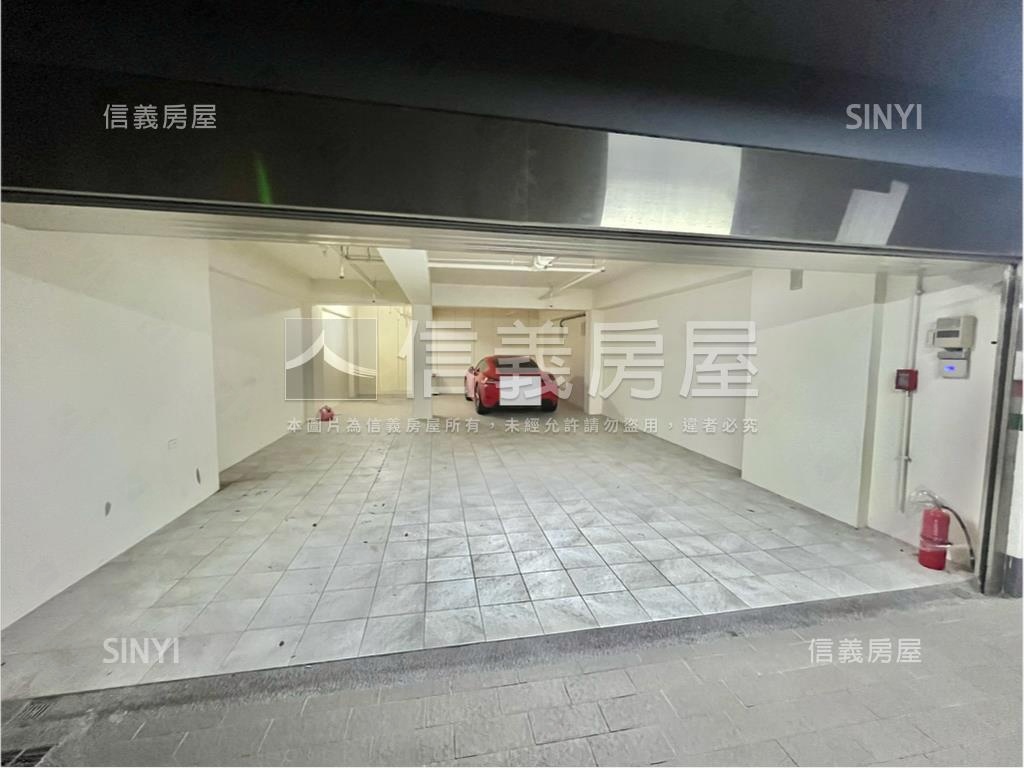 樹下墅上邊間綠意盎然房屋室內格局與周邊環境