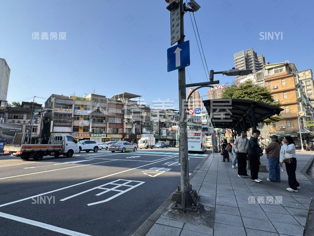 低總價面公園邊間二樓美屋房屋室內格局與周邊環境