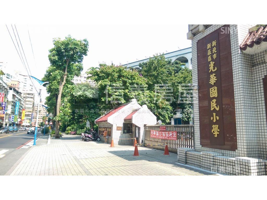 捷運富綠旺頂樓大空間房屋室內格局與周邊環境