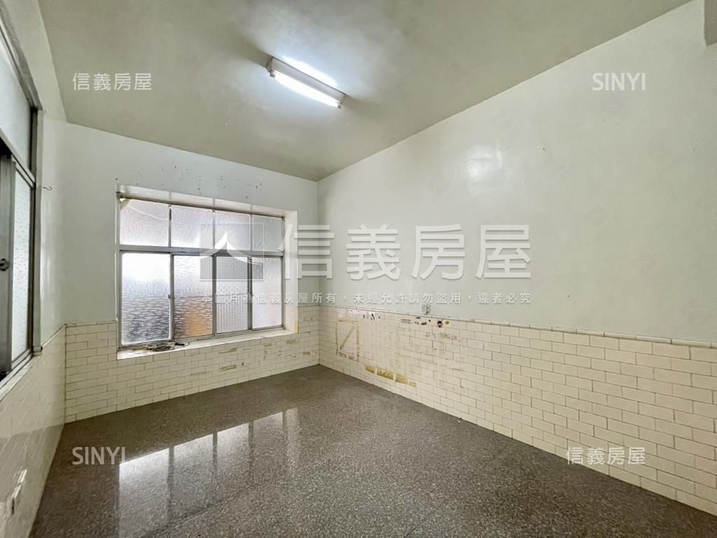 近北區免千萬孝親車庫透天房屋室內格局與周邊環境