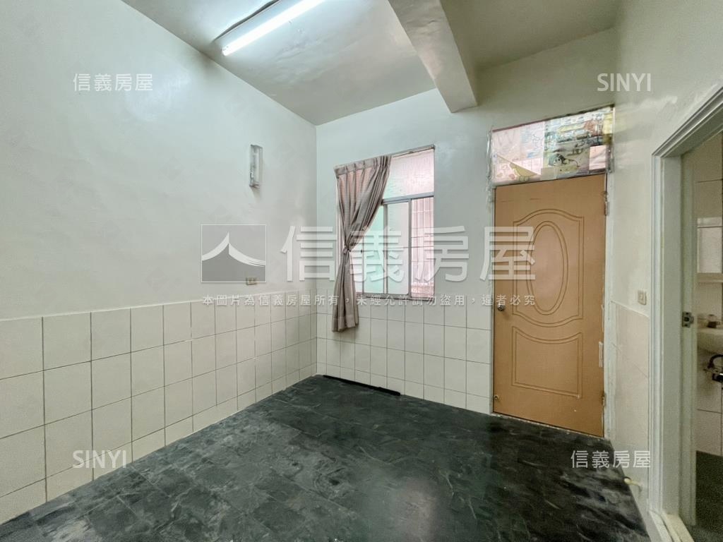 近北區免千萬孝親車庫透天房屋室內格局與周邊環境