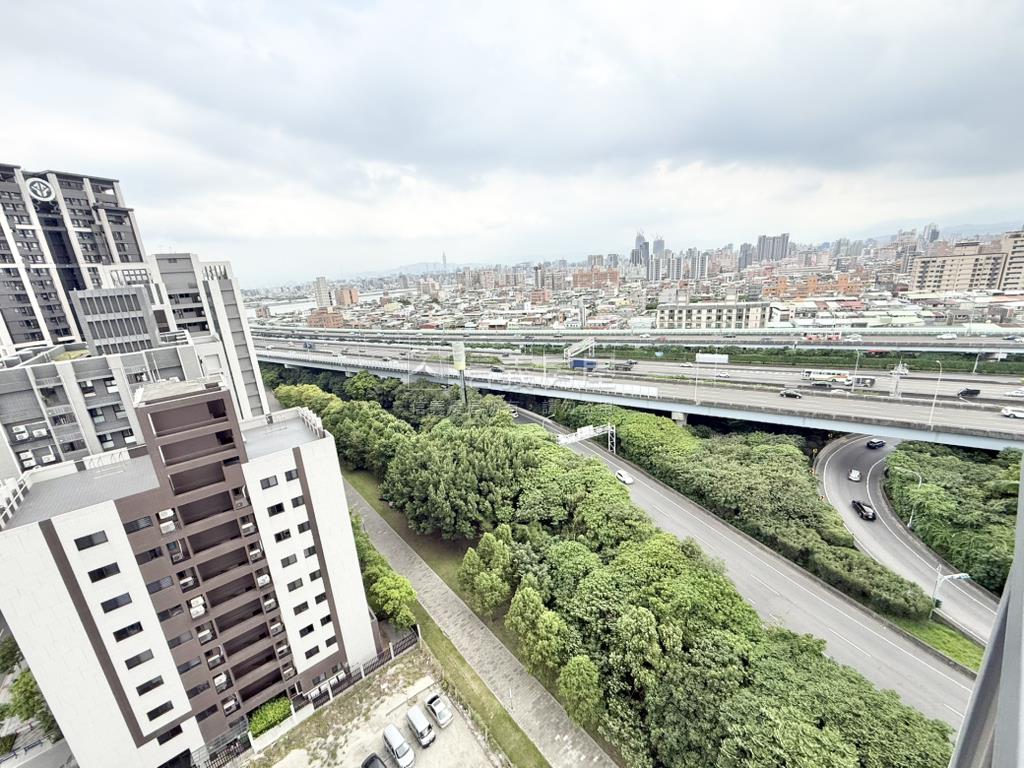 及福樂之町景觀１５樓房屋室內格局與周邊環境