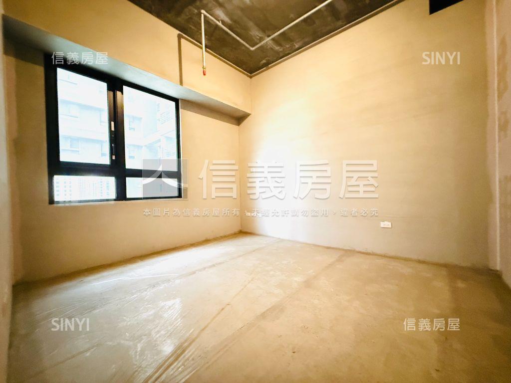七期獨秀四房雙車位房屋室內格局與周邊環境
