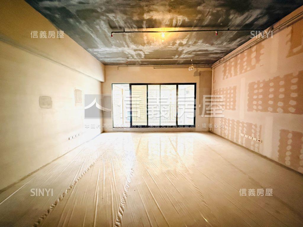 七期獨秀四房雙車位房屋室內格局與周邊環境