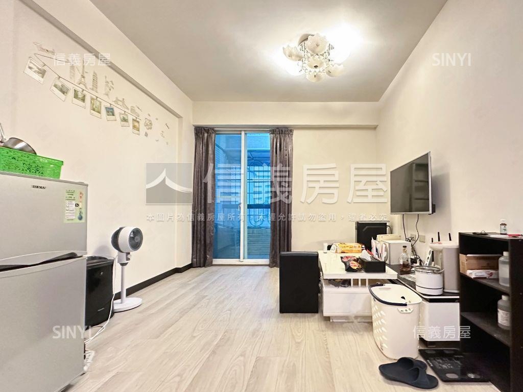 近高大社區型車庫透天房屋室內格局與周邊環境