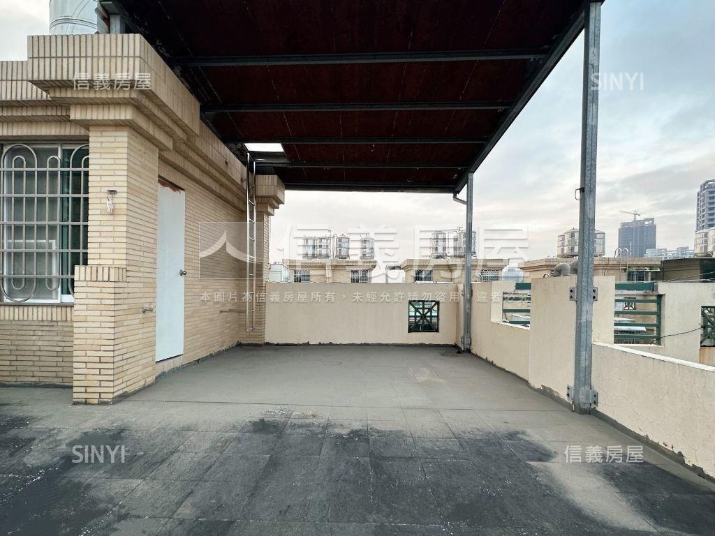 近高大社區型車庫透天房屋室內格局與周邊環境