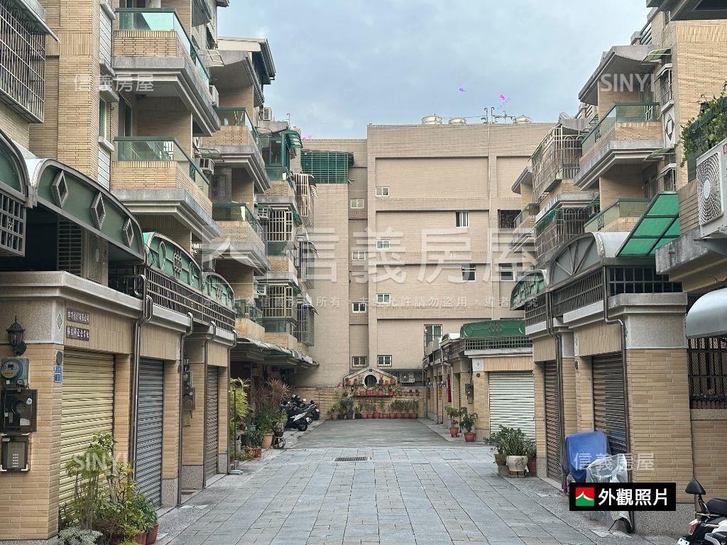 近高大社區型車庫透天房屋室內格局與周邊環境