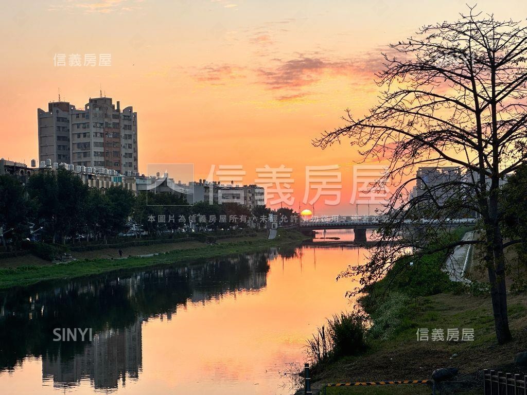 近高大社區型車庫透天房屋室內格局與周邊環境