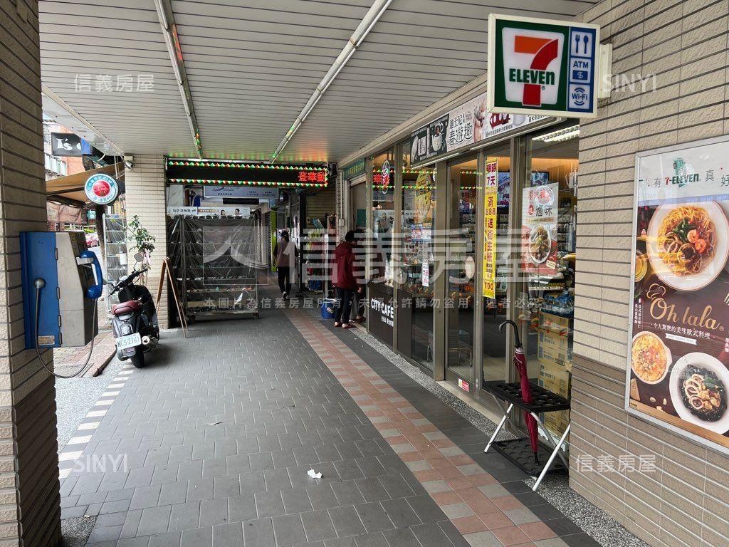 ７－１１樓上２樓收租聖品房屋室內格局與周邊環境