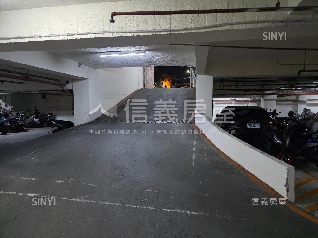 聖羅蘭大３房平車房屋室內格局與周邊環境